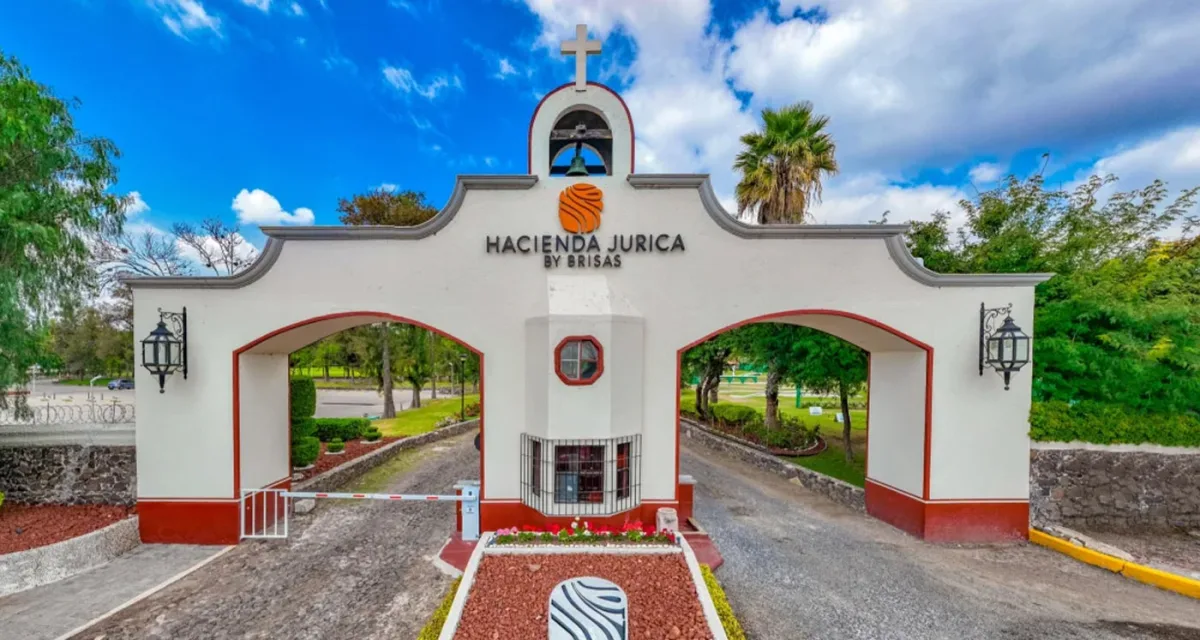 Detalle de arquería y corredores de Hacienda Jurica